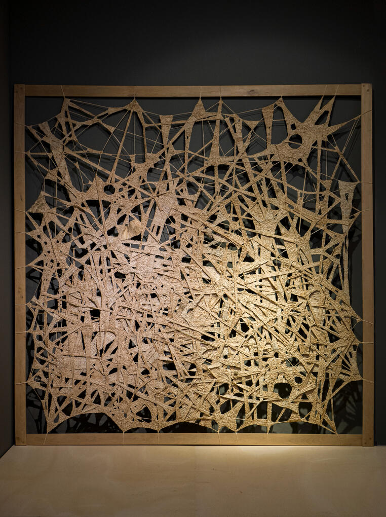 COMUNIDADE | 2023 | Rafia em estrutura de madeira | 198 x 198 cm