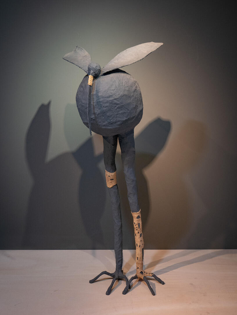 O MOSCA | 2021 | Papel, arame, ráfia | 150 cm x 60 cm