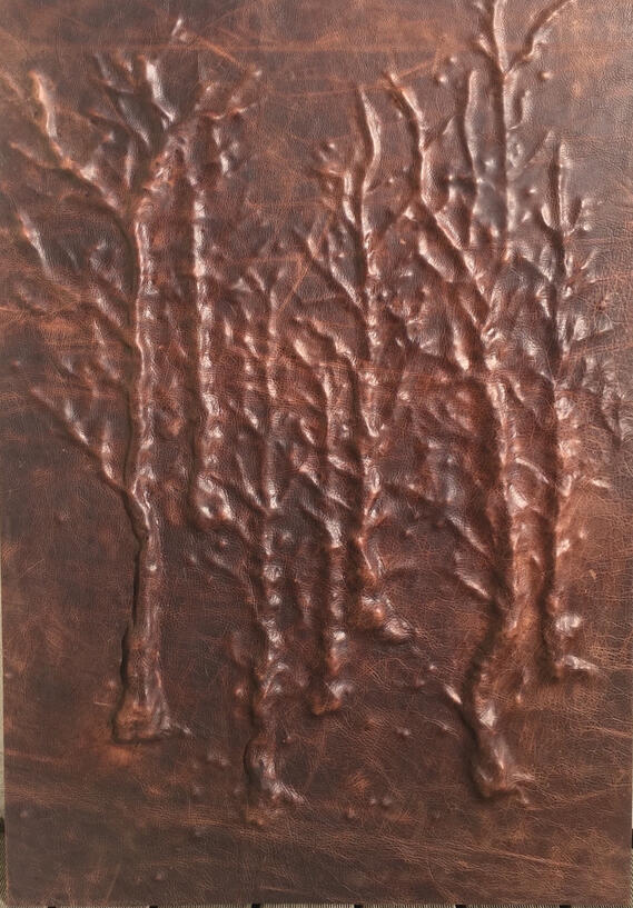 TRONCO #1 | 2019 | Pele sobre madeira | 98 x 68 cm