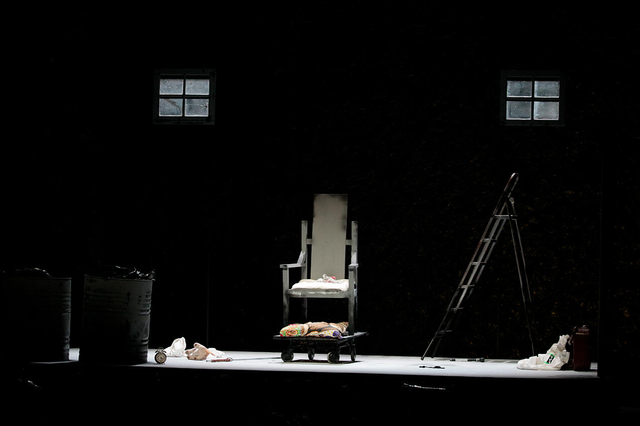 ENDGAME, de Samuel Beckett | 2024 Teatro | Cenografia e adereços Encenação Sílvia Brito | CTB - Companhia de Teatro de Braga