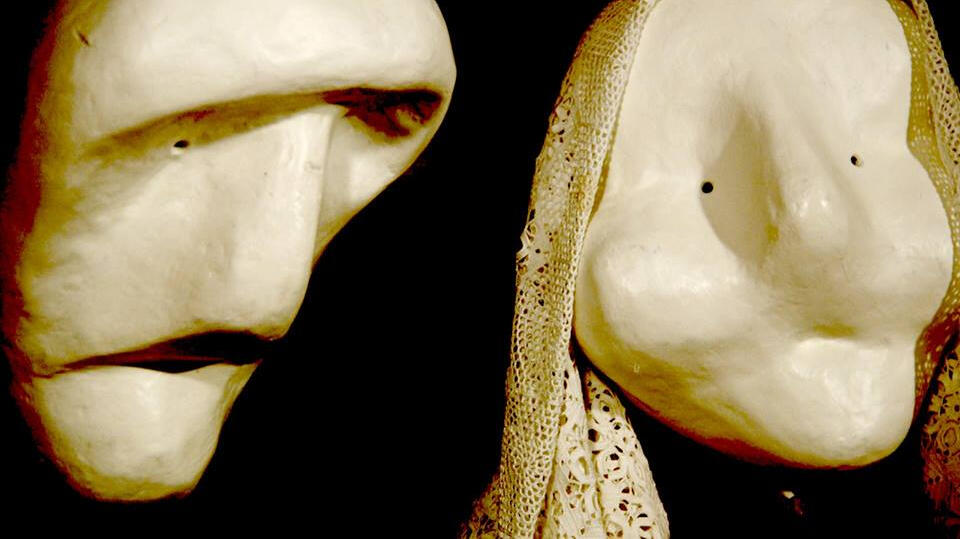 SÍTIO | 2015 Teatro | Cenografia e Máscaras Larvares | Co-produção Companhia da Chanca - Razões Poéticas | Penela